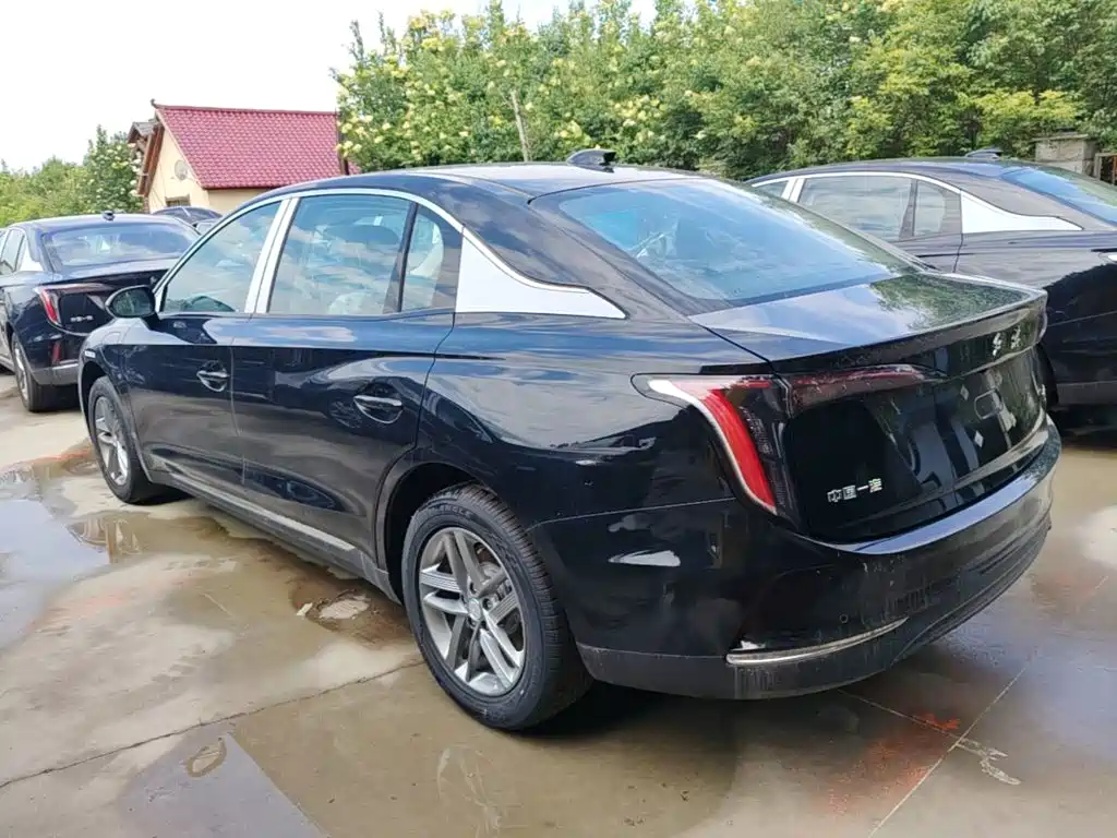 Hongqi E-QM5 2025 610km PLUS