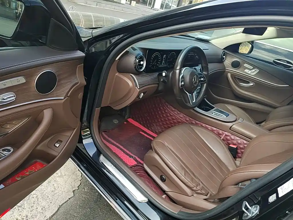 Mercedes-Benz E-Class — миниатюра 21