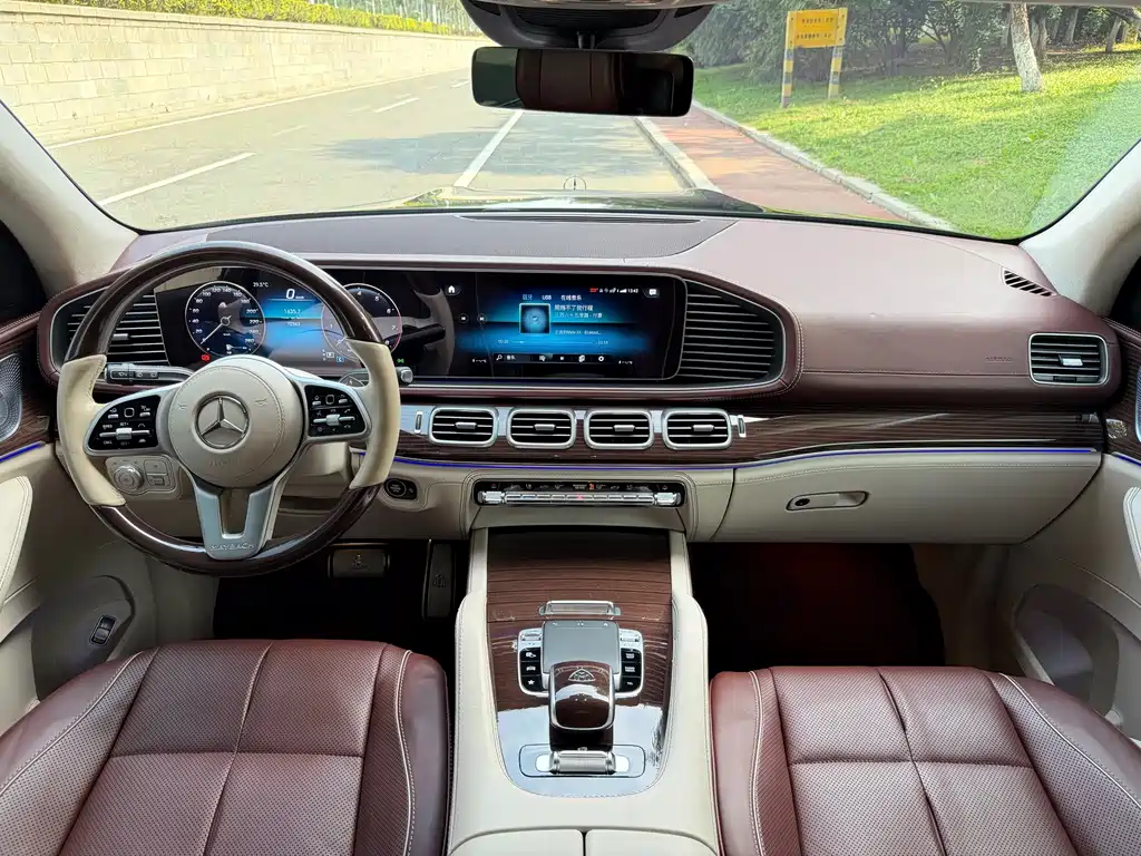 Mercedes-Benz GLS — миниатюра 8