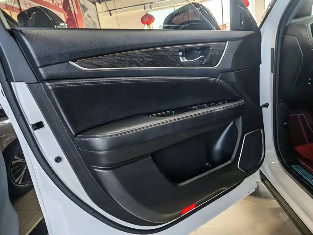 Honda UR-V — миниатюра 4