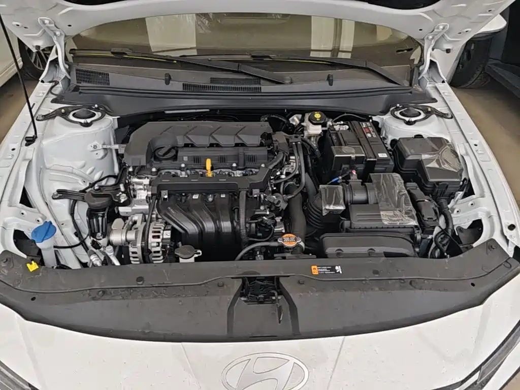 Hyundai Elantra — миниатюра 20