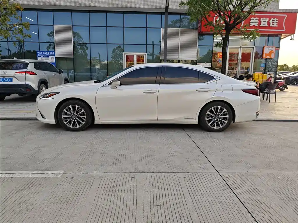 Lexus ES — миниатюра 3
