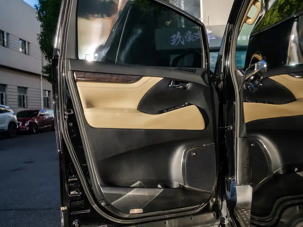 Toyota Alphard 2019 2.5L Luxury
