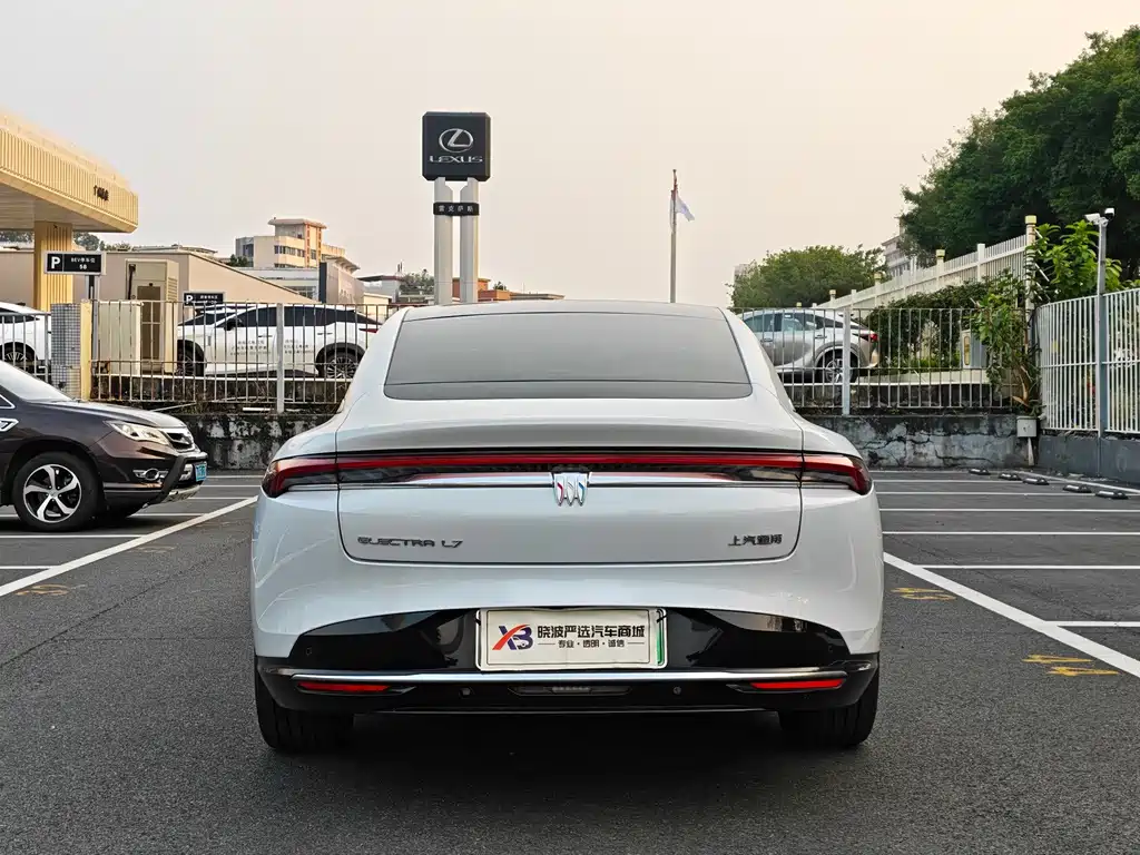 Buick Electra L7 — миниатюра 5