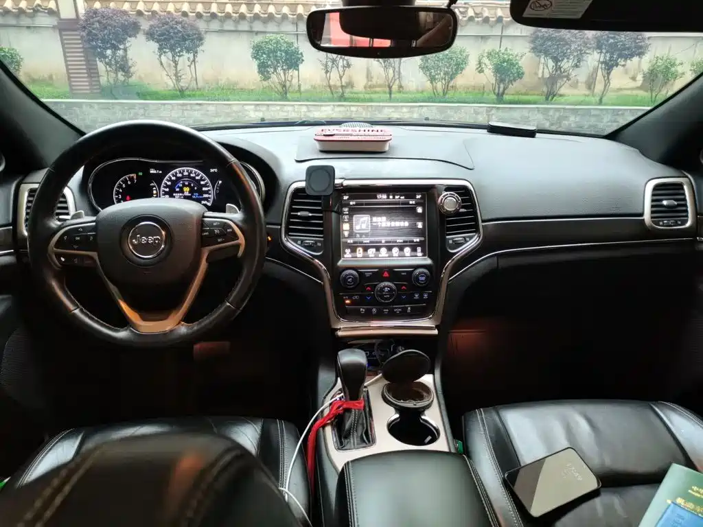 Jeep Grand Cherokee (Import) — миниатюра 10