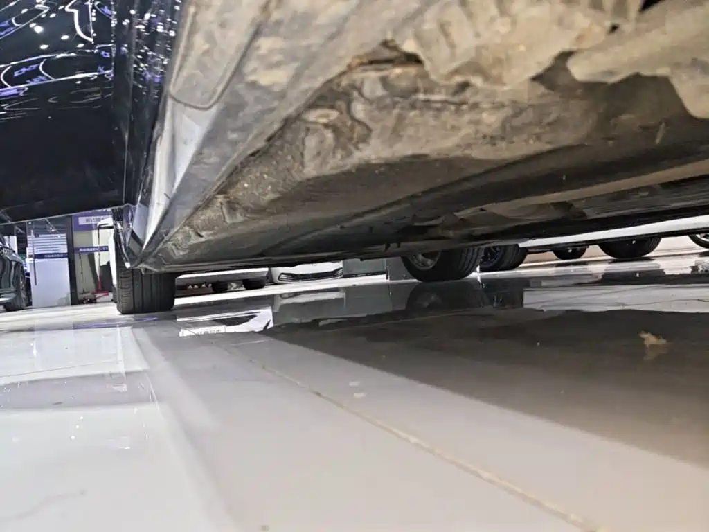 BMW 5 Series New Energy — миниатюра 21
