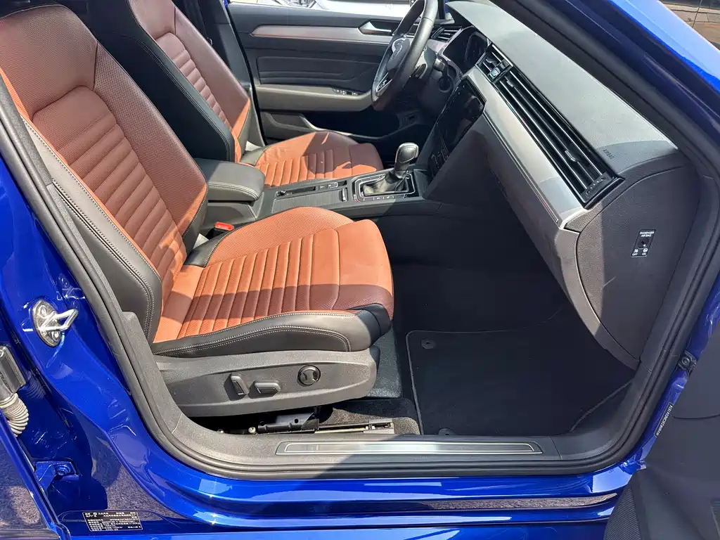 Volkswagen Passat Variant 2021 2.0T
