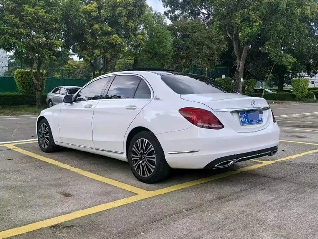 Mercedes-Benz C-Class — миниатюра 6