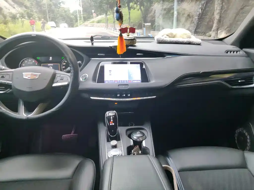 Cadillac XT4 — миниатюра 13