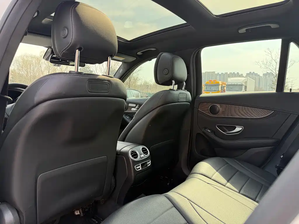Mercedes-Benz GLC 2018 GLC 300 4MATIC