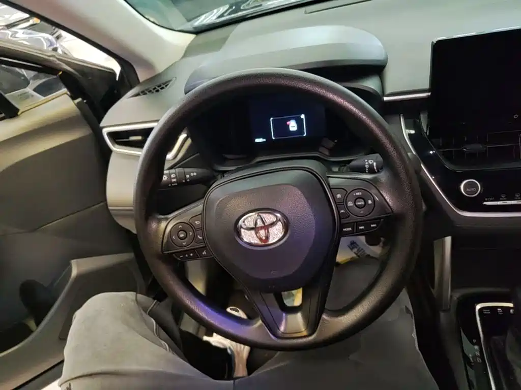 Toyota Corolla Cross — миниатюра 11