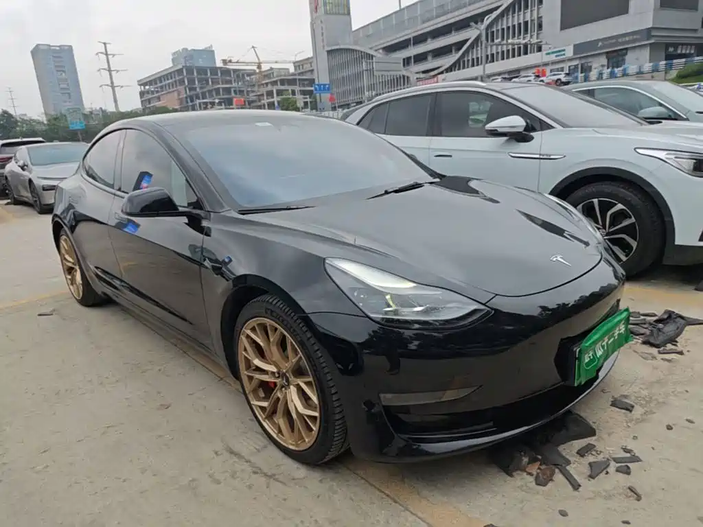 Tesla Model 3 — миниатюра 4