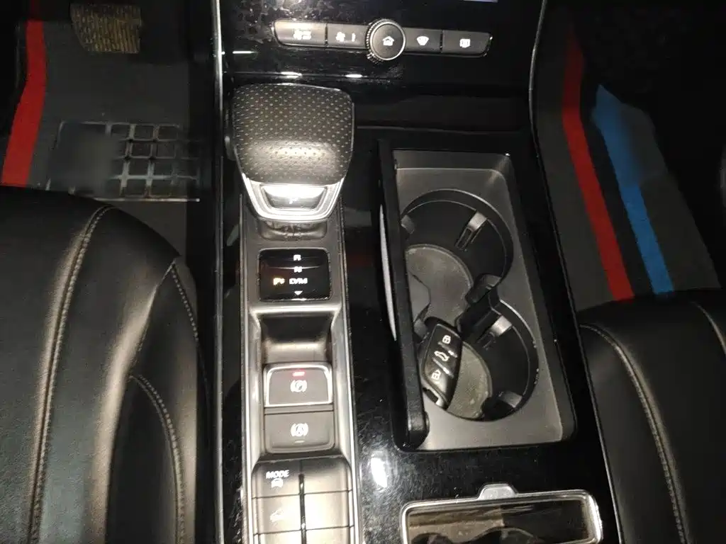 Roewe RX5 MAX — миниатюра 7