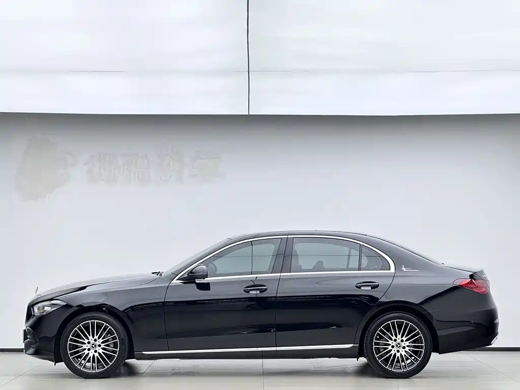 Mercedes-Benz C-Class — миниатюра 2