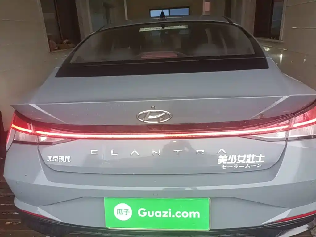 Hyundai Elantra — миниатюра 6