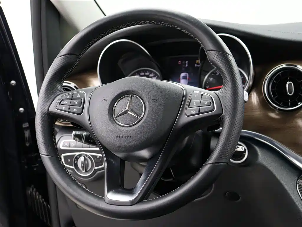 MERCEDES-BENZ V CLASS