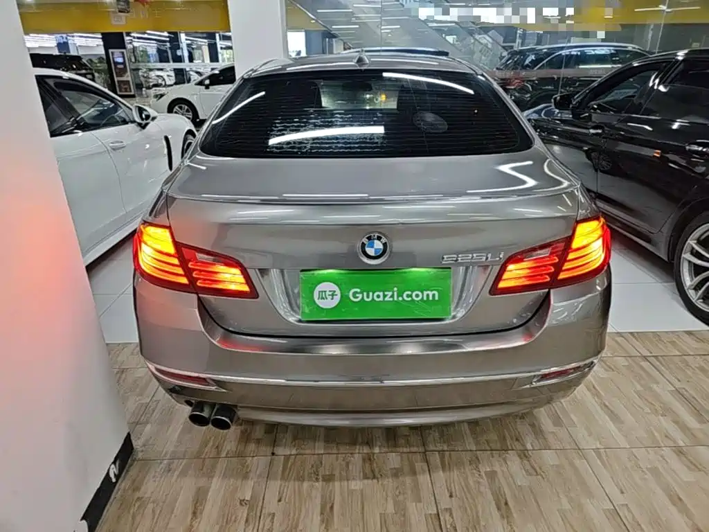 BMW 5 Series — миниатюра 6