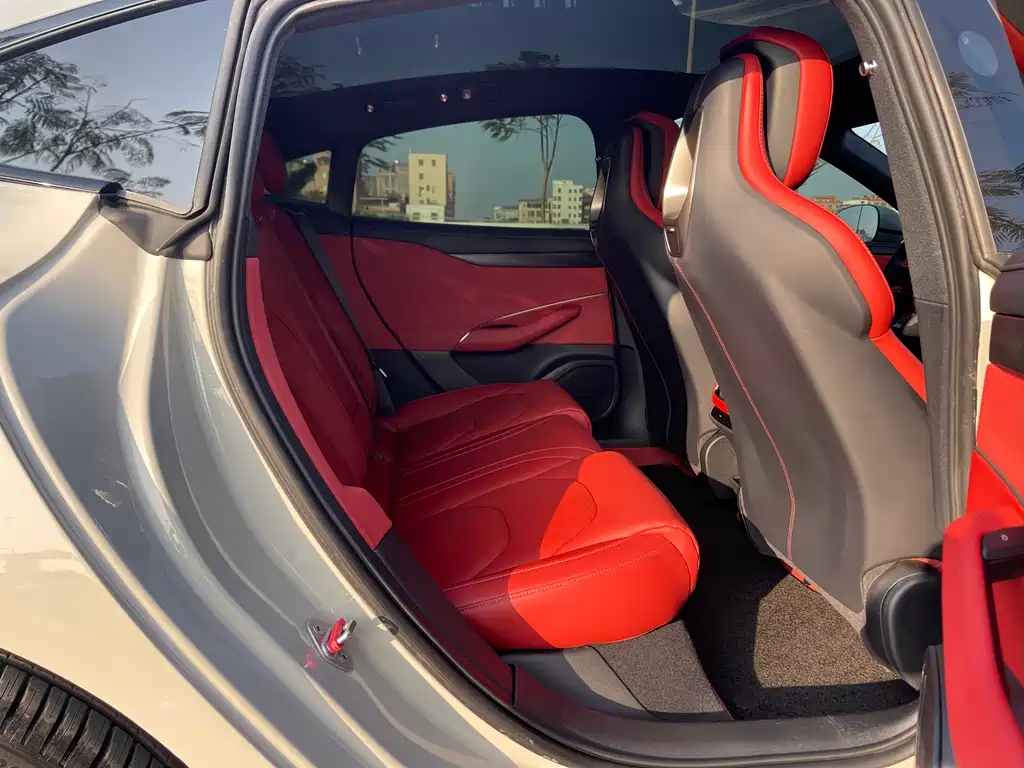 XIAOMI CAR XIAOMI SU7