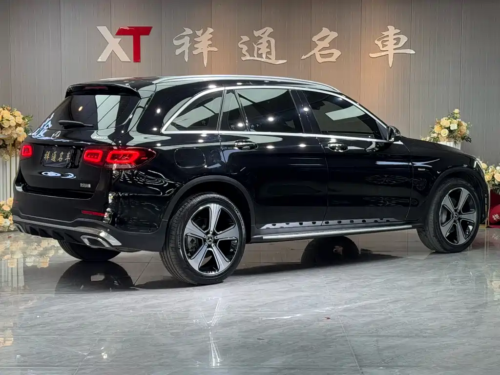 MERCEDES-BENZ GLC