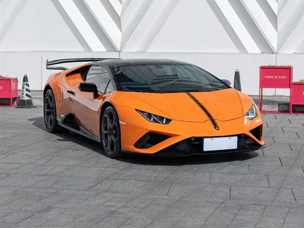 LAMBORGHINI HURACÁN