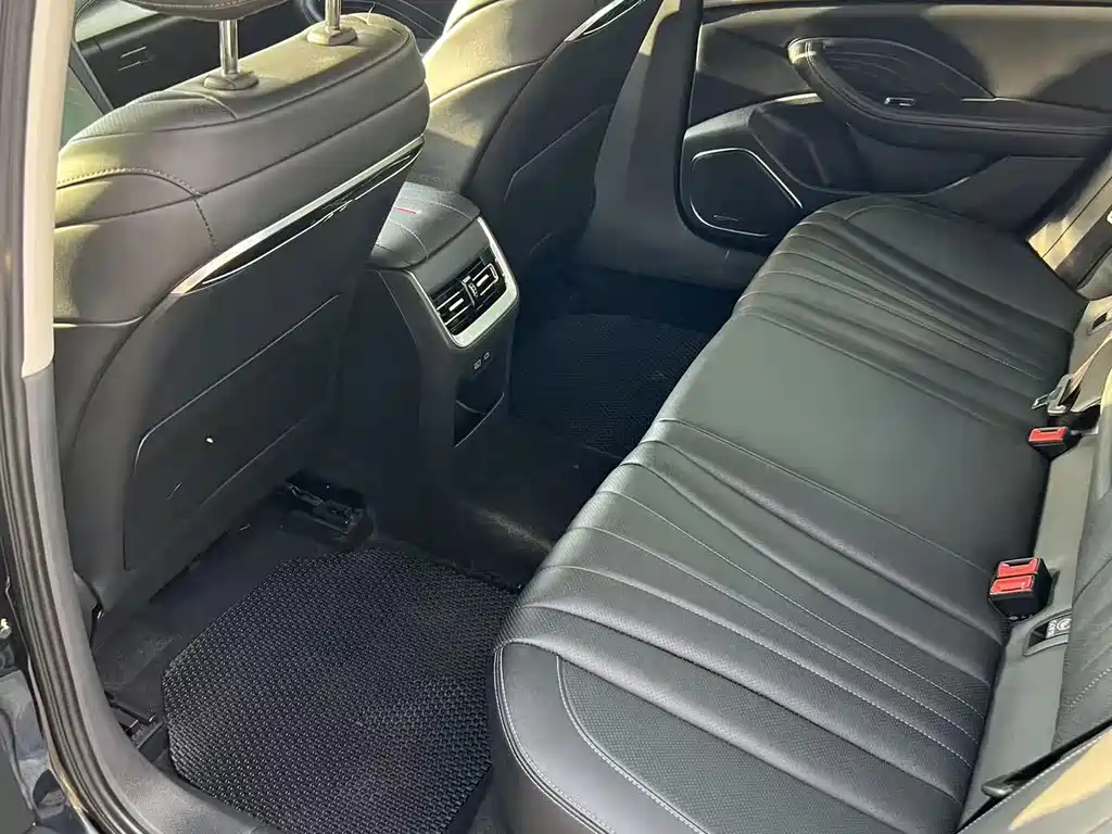 Hongqi Hongqi H5 — миниатюра 11