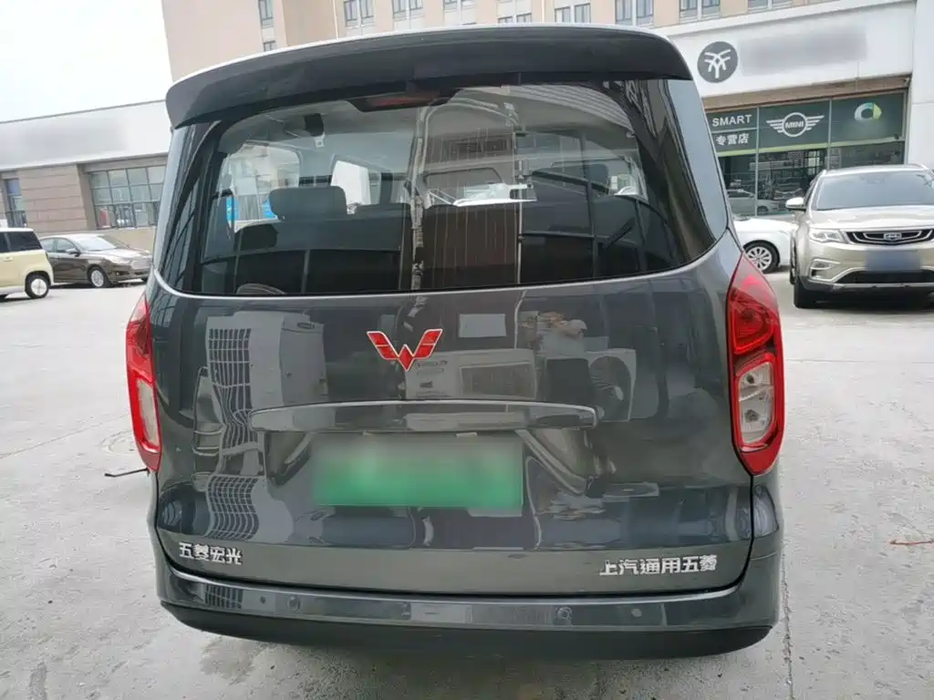 Заказать Wuling Hongguang EV 2026 года за 2 242 591 ₽  из Китая