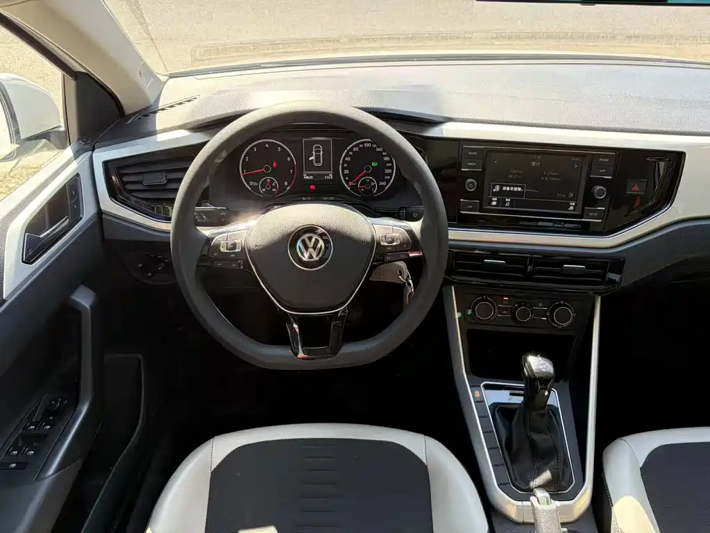 Volkswagen Polo — миниатюра 12