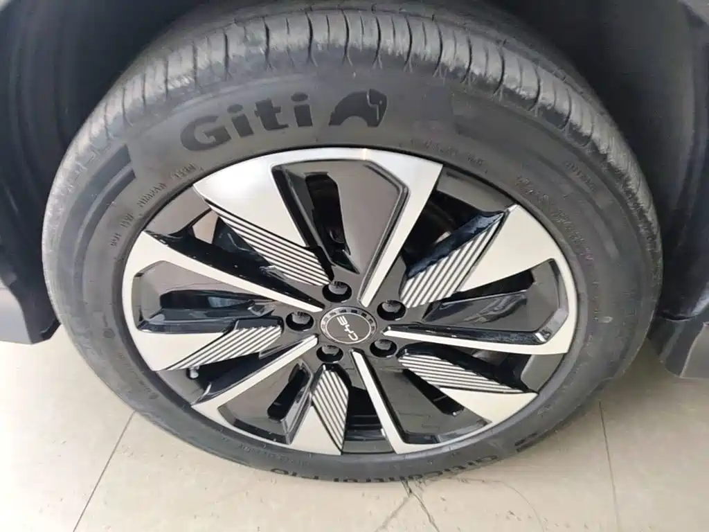 BYD PLUS New Energy — миниатюра 23
