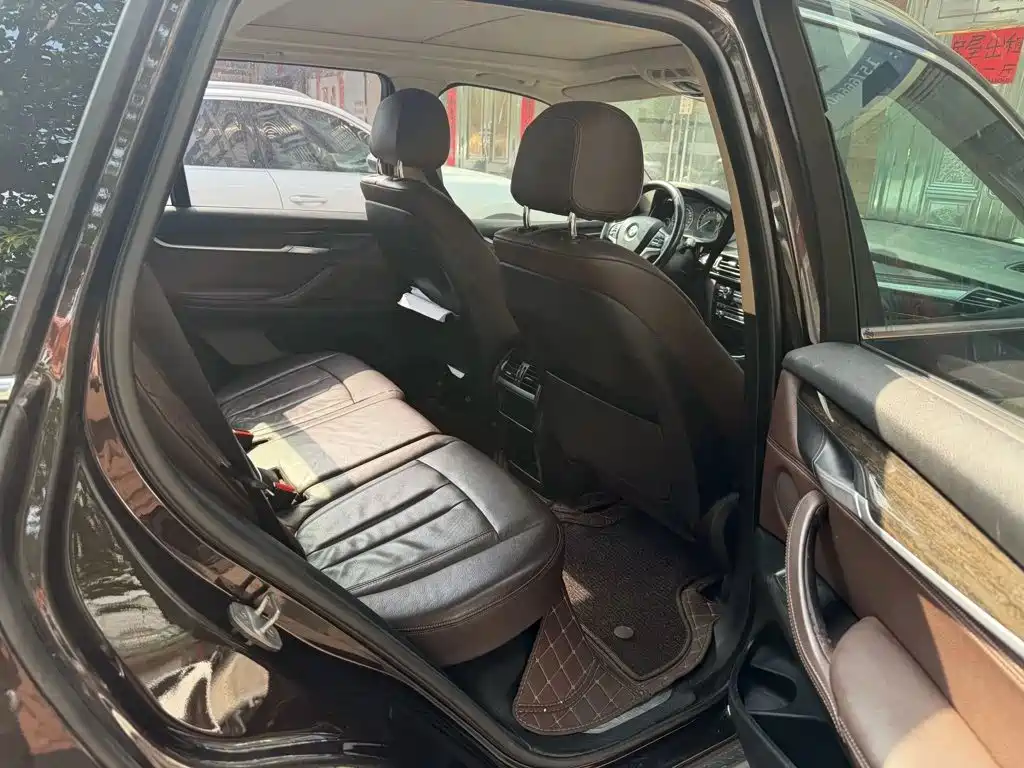 BMW X5 (Import) — миниатюра 6