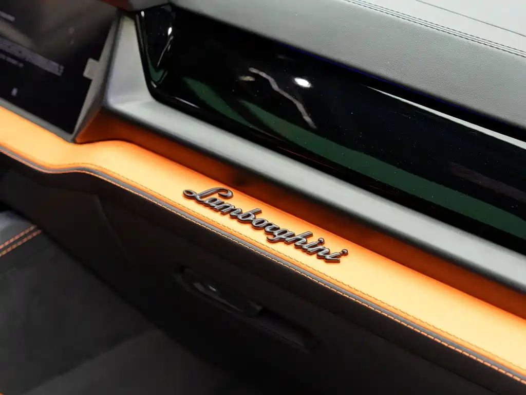 Lamborghini Urus SE — миниатюра 20