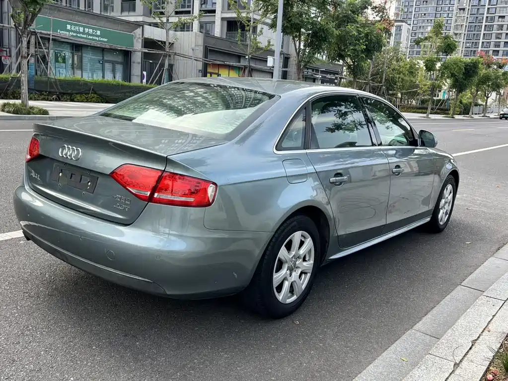 Audi A4L — миниатюра 12