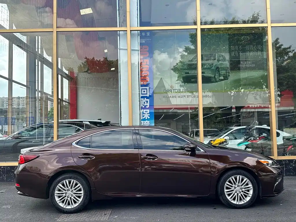 Lexus ES — миниатюра 21