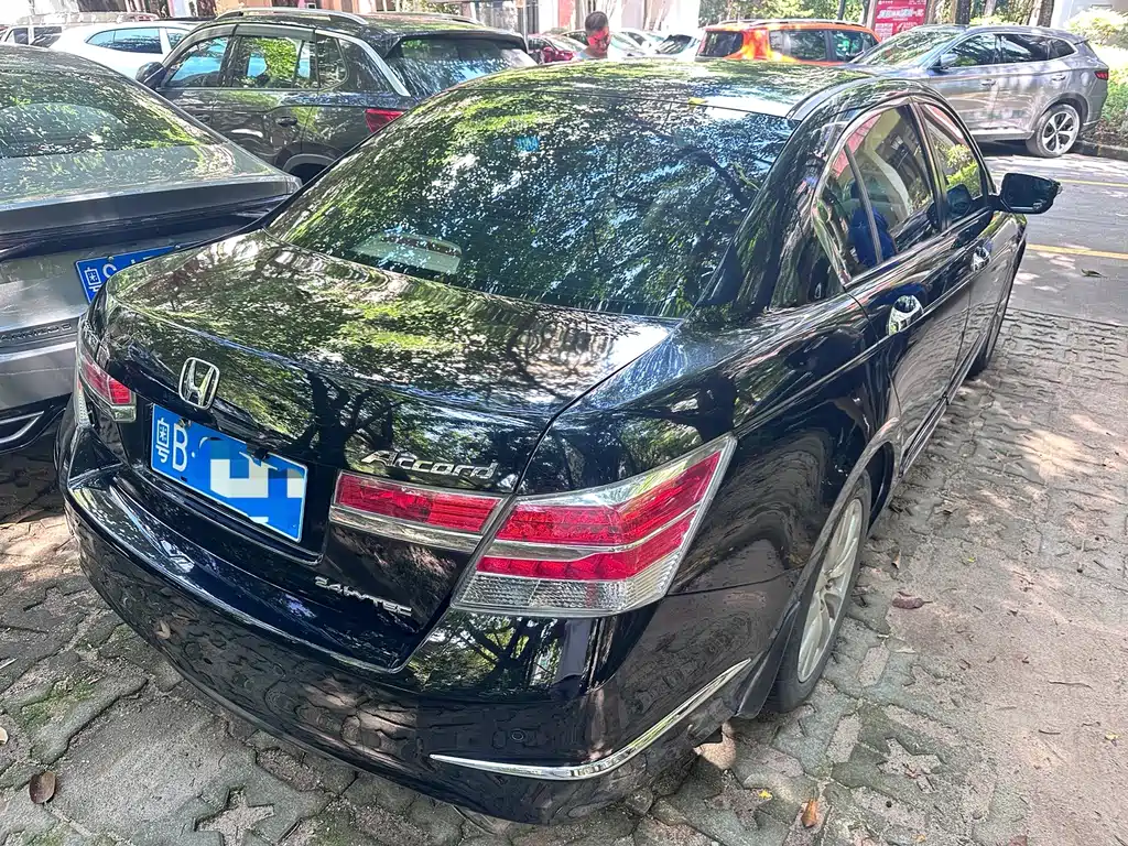 Honda Accord — миниатюра 8