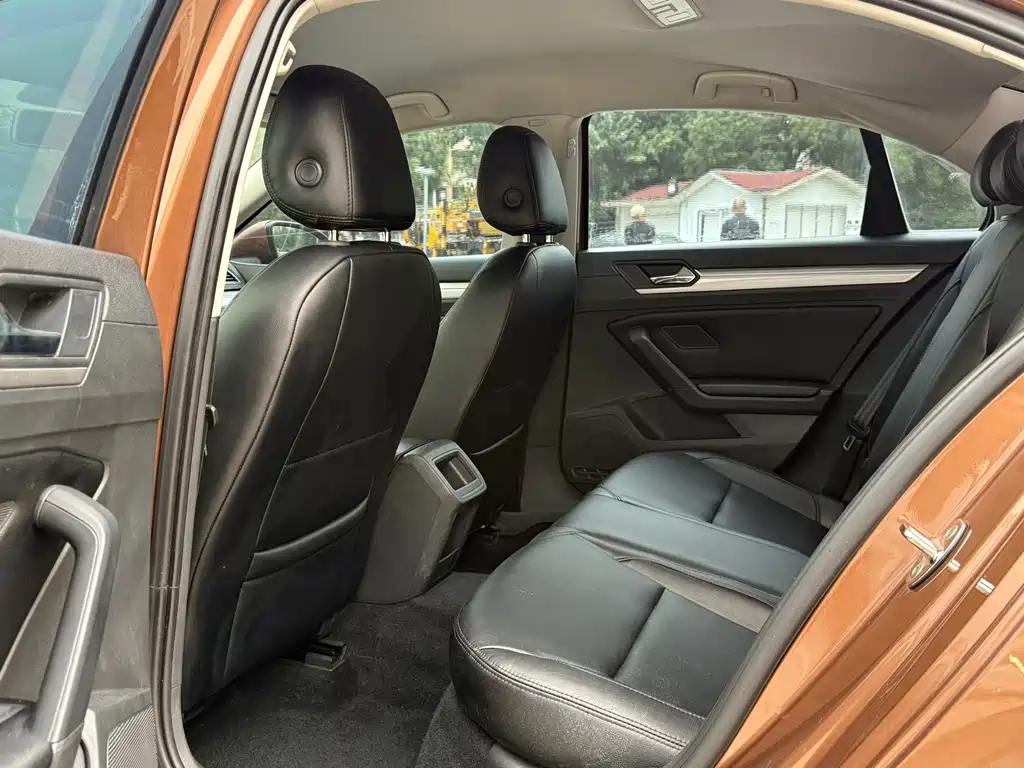 Volkswagen Lamando — миниатюра 8