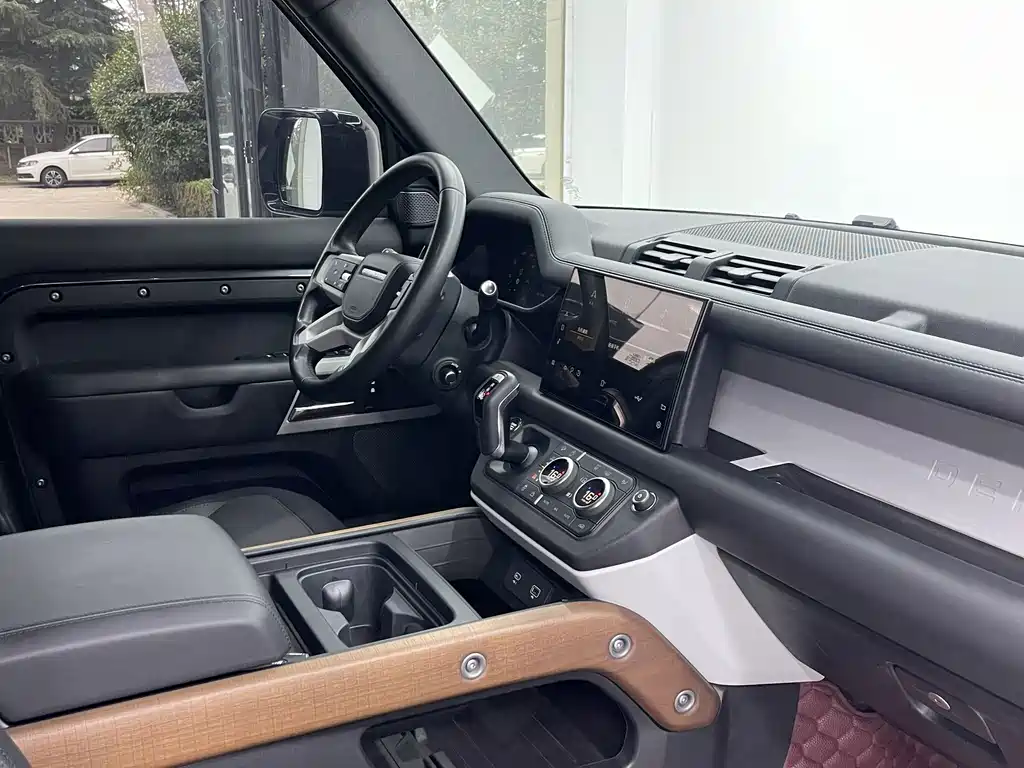 Land Rover Defender — миниатюра 11