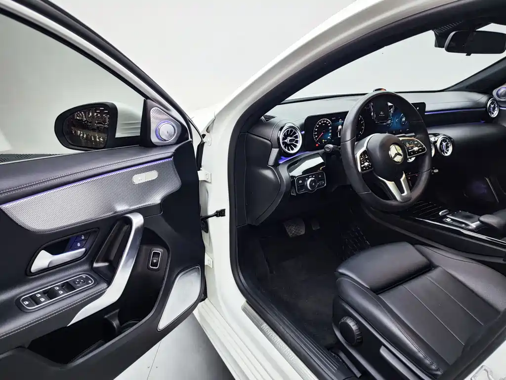 Mercedes-Benz A-Class — миниатюра 7