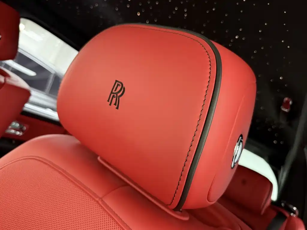 Rolls-Royce Cullinan 2018 мест