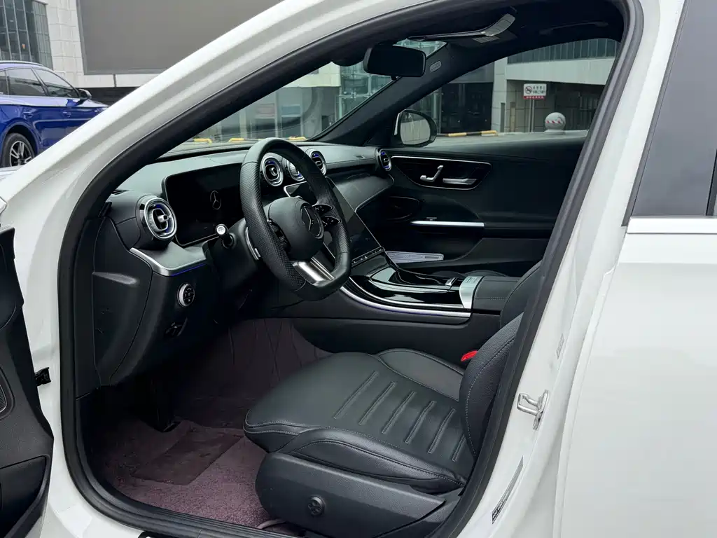 Mercedes-Benz C-Class — миниатюра 5