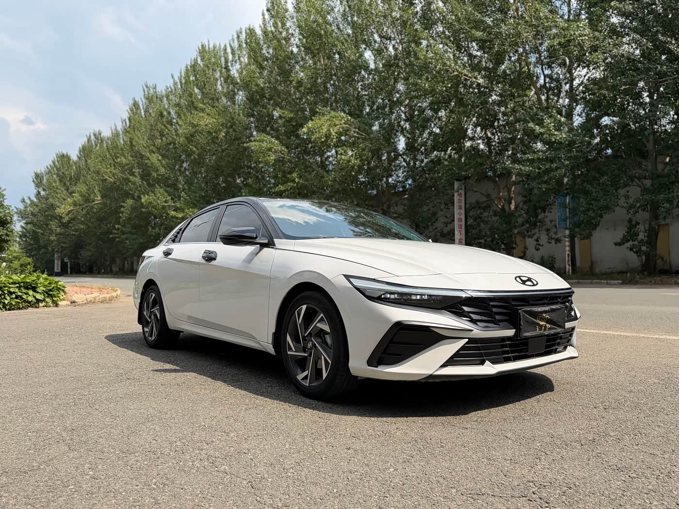Hyundai Elantra 1.5 л 2024 г. Белый, пробег 33000 км