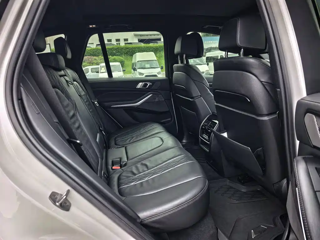 BMW X5 (Import) — миниатюра 11