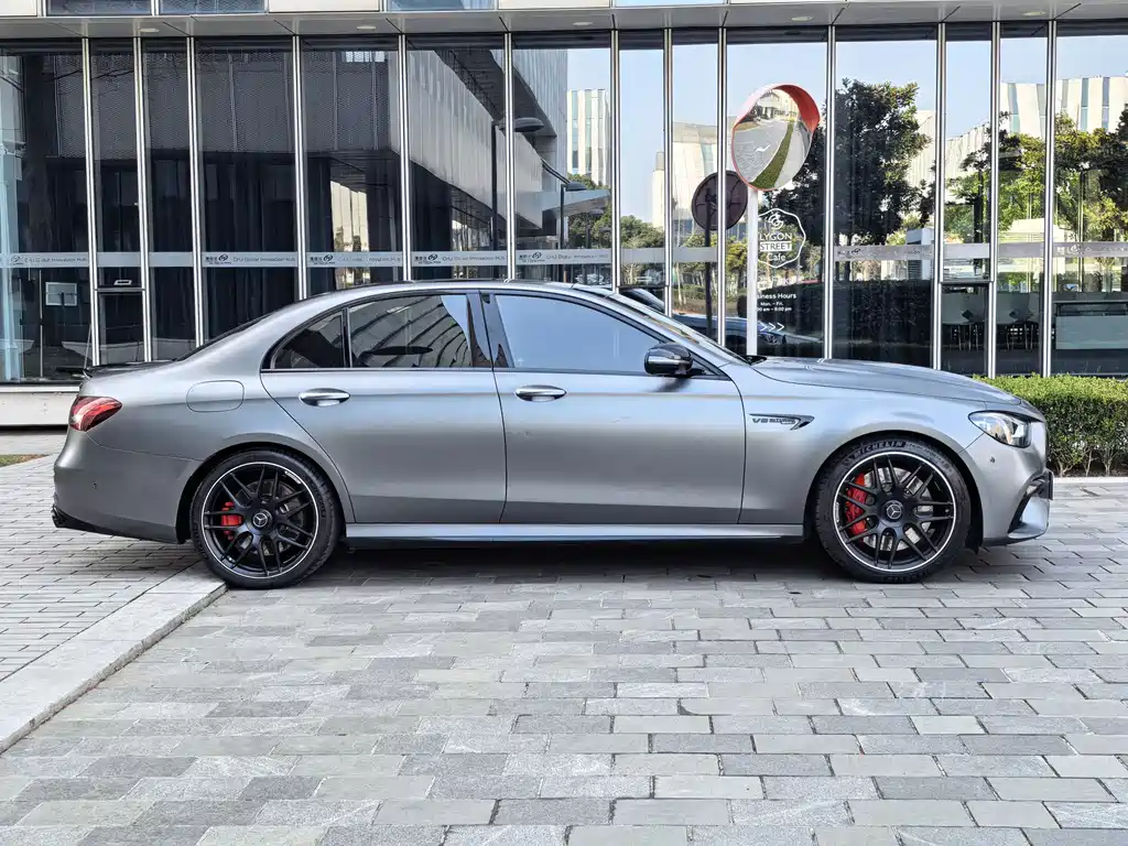 MERCEDES-BENZ E CLASS AMG