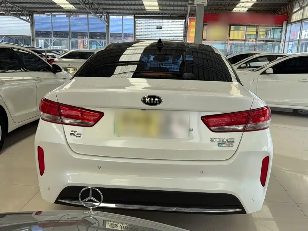 Kia K5 New Energy — миниатюра 7