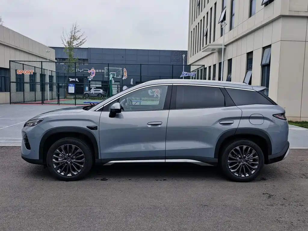 BYD Song Ultra — миниатюра 6