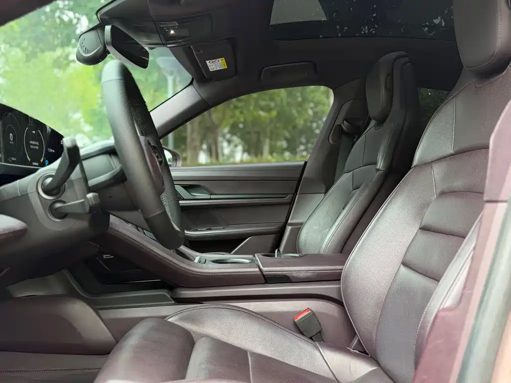 Porsche Taycan — миниатюра 4