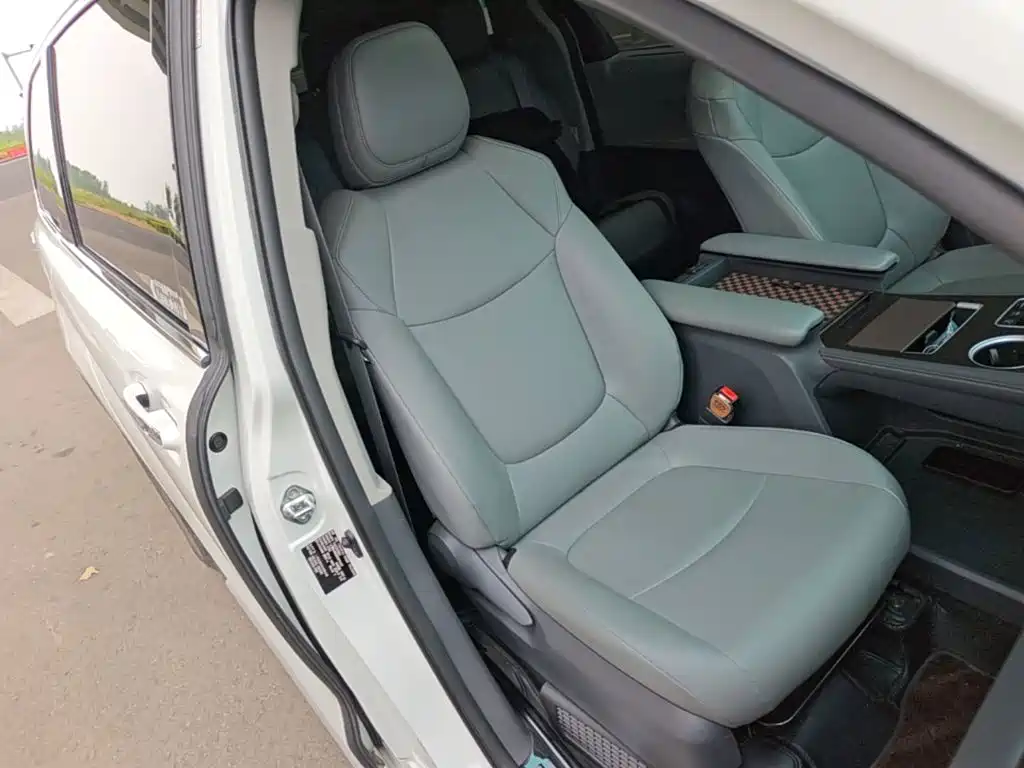 Toyota Granvia — миниатюра 25