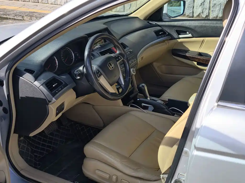 Honda Accord — миниатюра 5