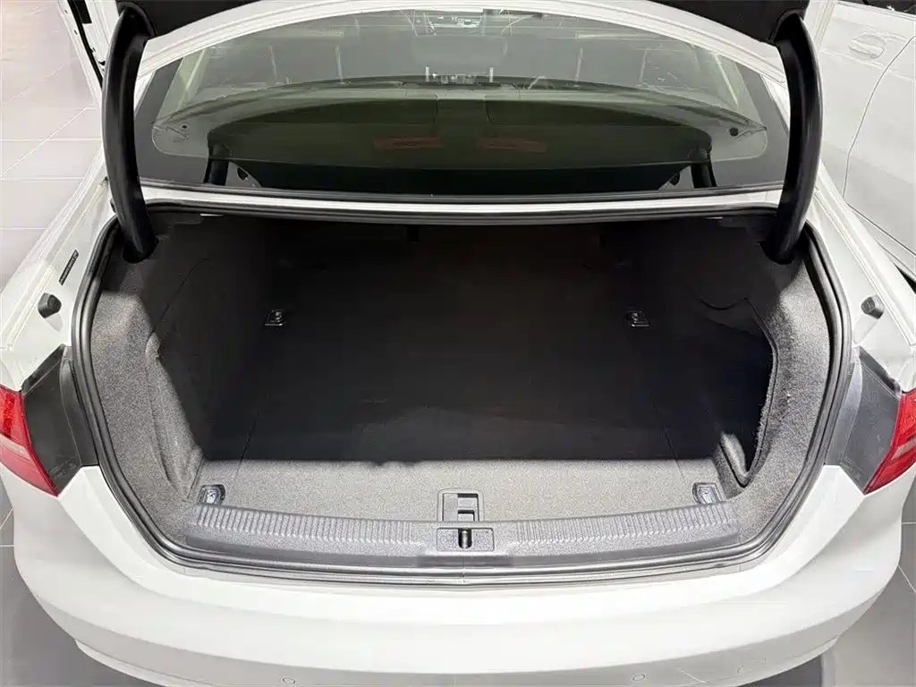 Audi A4L — миниатюра 9