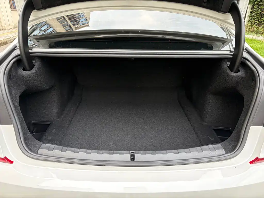 BMW 3 Series — миниатюра 26