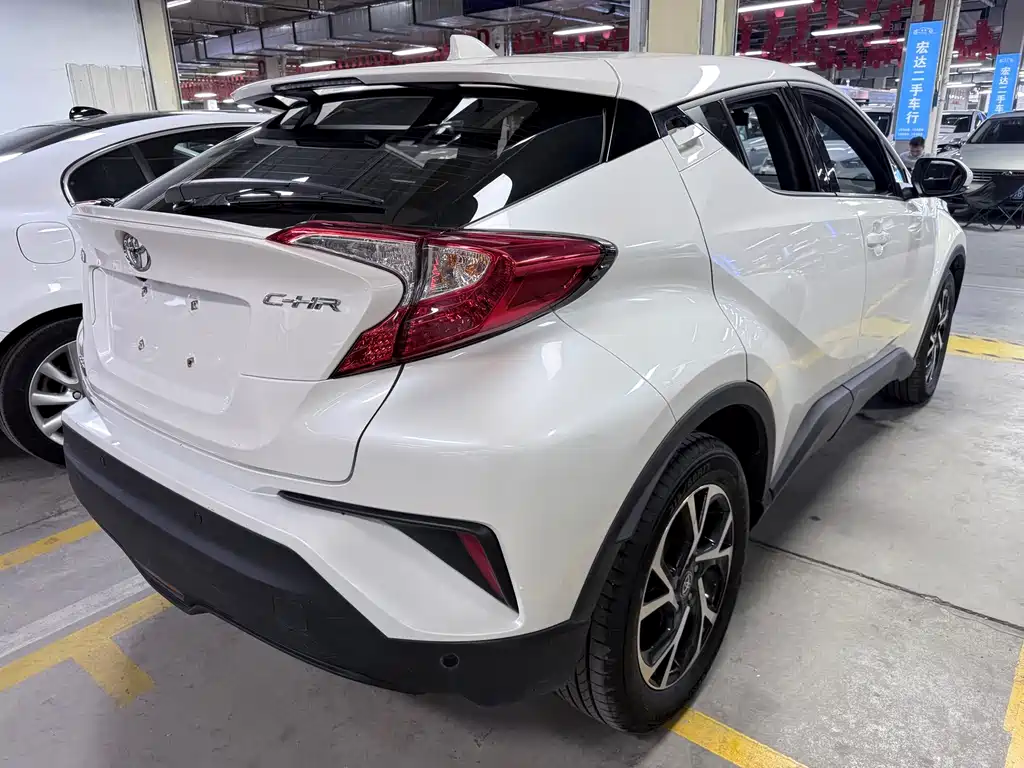 Toyota C-HR — миниатюра 17