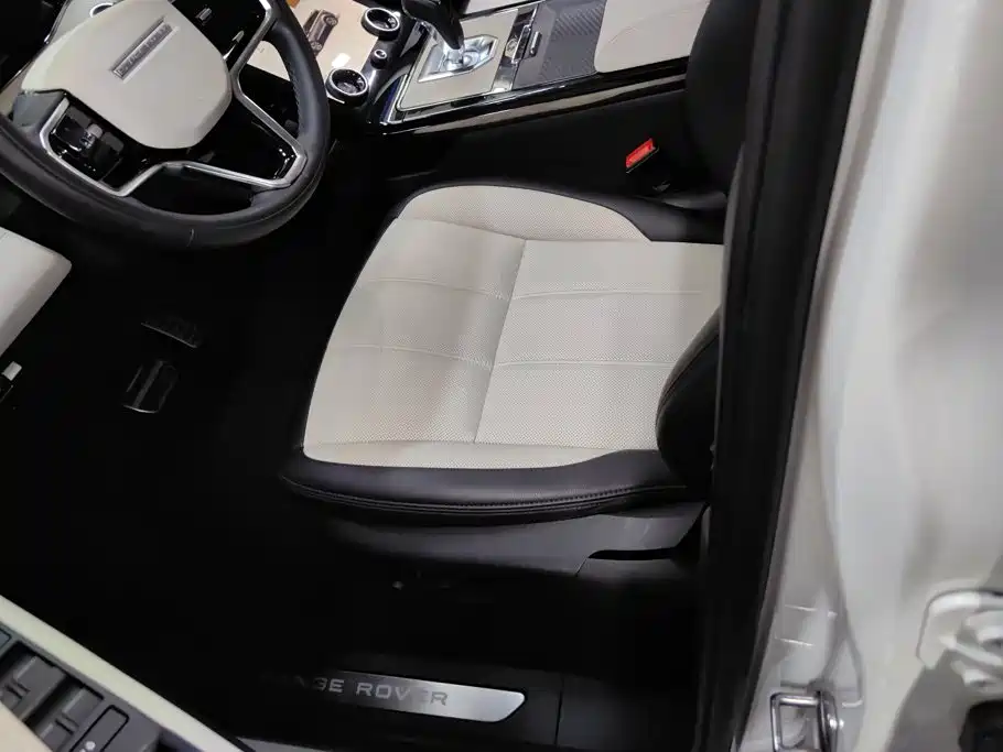 Land Rover Evoque PHEV — миниатюра 9